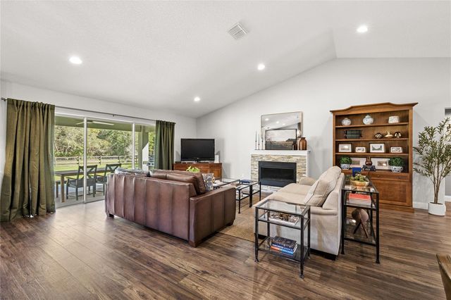 22241 DEER PARK AVENUE, Eustis, FL 32736