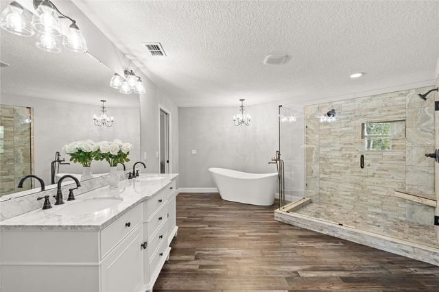 22241 DEER PARK AVENUE, Eustis, FL 32736