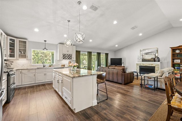 22241 DEER PARK AVENUE, Eustis, FL 32736