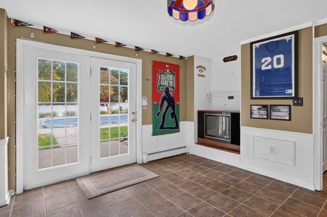 675 Oak Street, Franklin, MA 02038