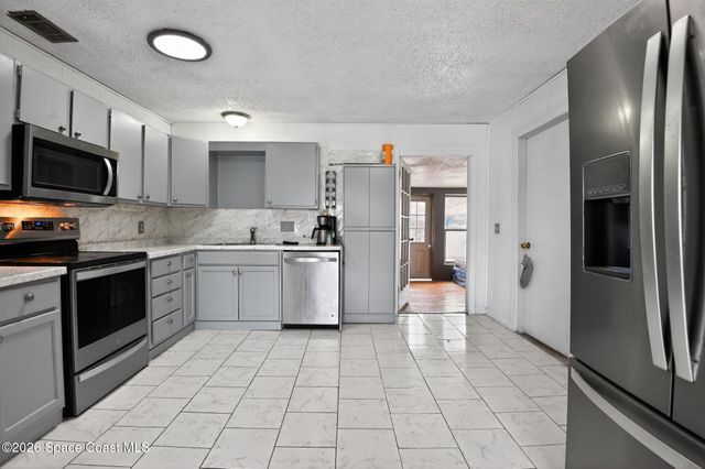 180 San Luis Street SW, Palm Bay, FL 32908