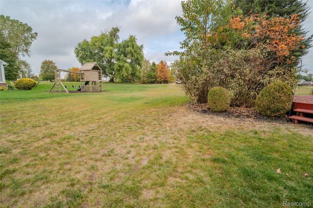 2403 Sandlewood Drive, White Lake Charter Township, MI 48383
