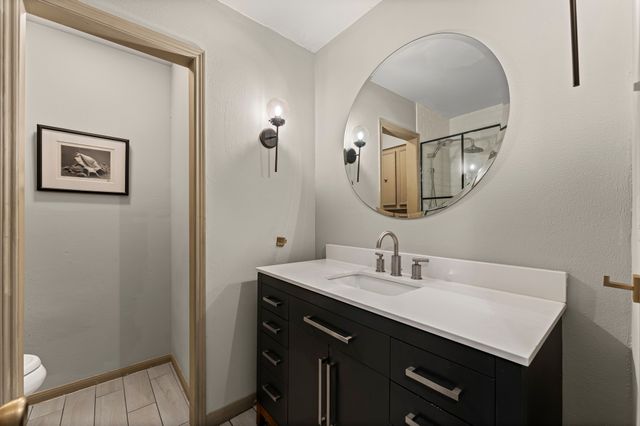 1110 Cheshire Ln, Houston, TX 77018