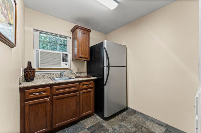 1110 Cheshire Ln, Houston, TX 77018