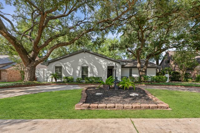 1110 Cheshire Ln, Houston, TX 77018