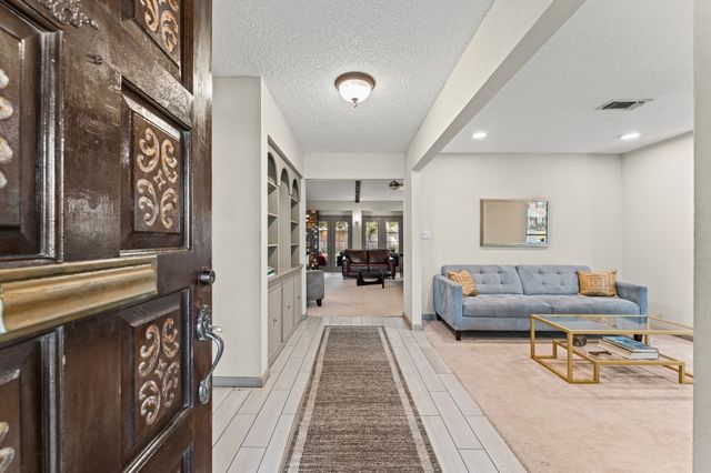 1110 Cheshire Ln, Houston, TX 77018