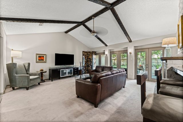 1110 Cheshire Ln, Houston, TX 77018