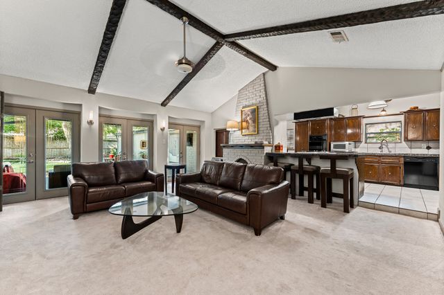 1110 Cheshire Ln, Houston, TX 77018