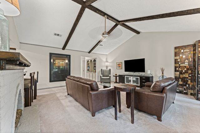 1110 Cheshire Ln, Houston, TX 77018