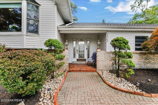 323 Union Hill Road, Manalapan, NJ 07726