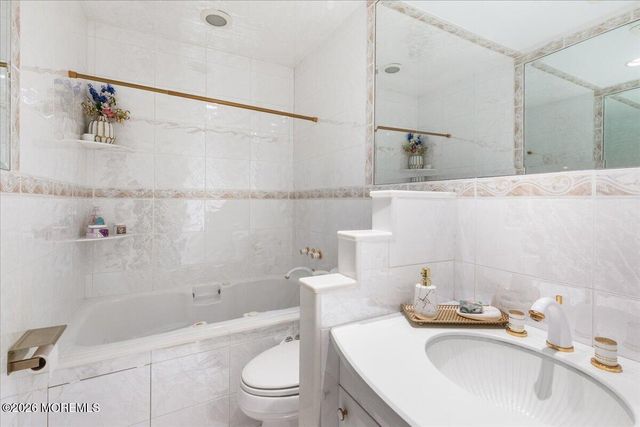 323 Union Hill Road, Manalapan, NJ 07726