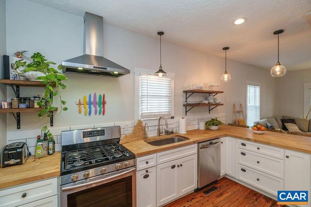 1112 MONTROSE AVE, Charlottesville, VA 22902