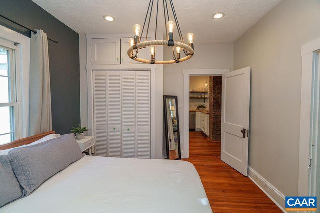 1112 MONTROSE AVE, Charlottesville, VA 22902