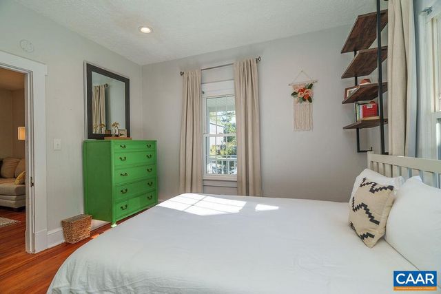 1112 MONTROSE AVE, Charlottesville, VA 22902