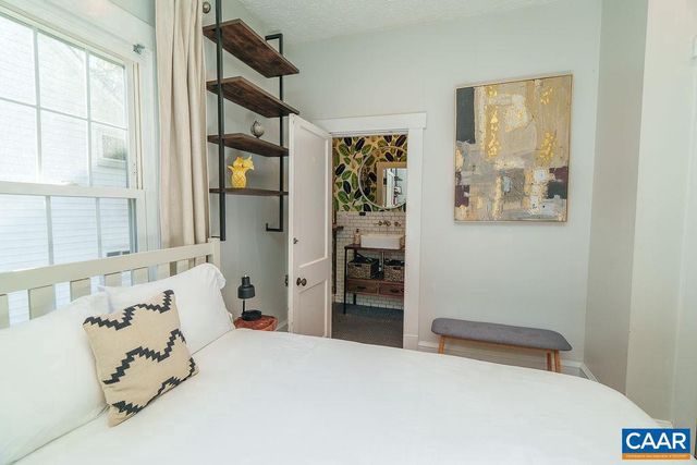 1112 MONTROSE AVE, Charlottesville, VA 22902