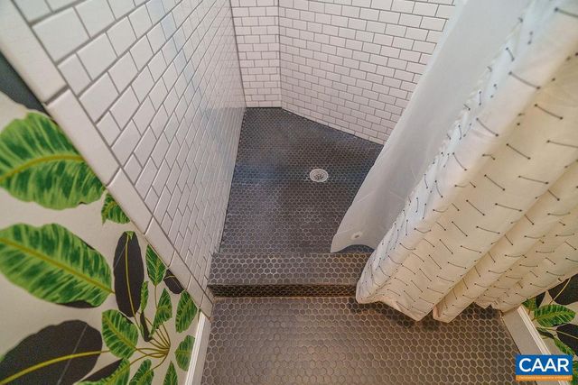 1112 MONTROSE AVE, Charlottesville, VA 22902