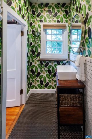 1112 MONTROSE AVE, Charlottesville, VA 22902