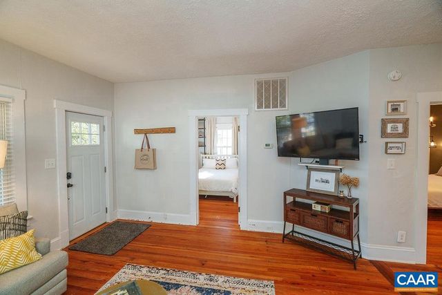 1112 MONTROSE AVE, Charlottesville, VA 22902