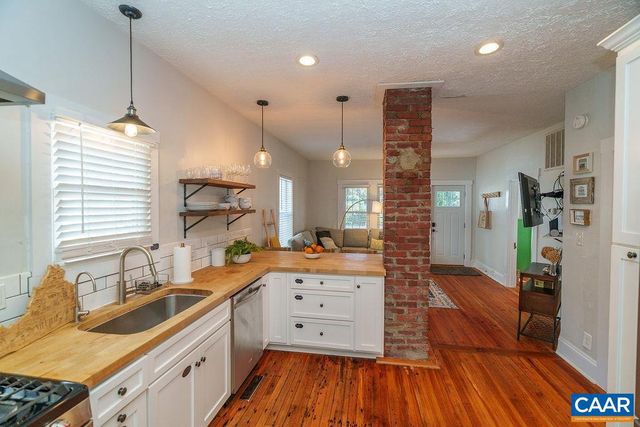 1112 MONTROSE AVE, Charlottesville, VA 22902