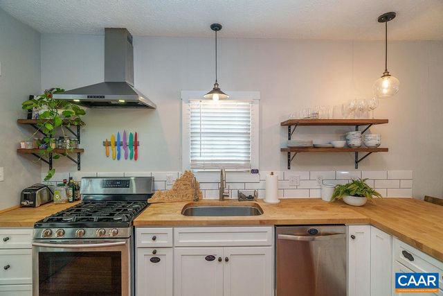 1112 MONTROSE AVE, Charlottesville, VA 22902