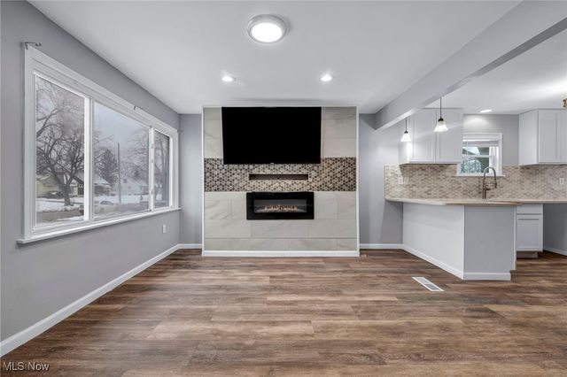 15013 Lotus Drive, Cleveland, OH 44128