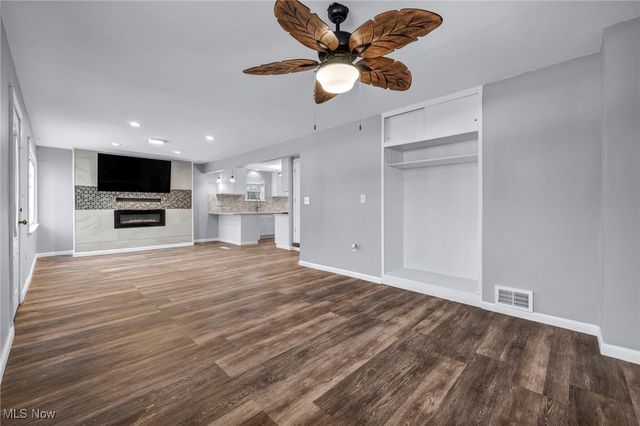 15013 Lotus Drive, Cleveland, OH 44128