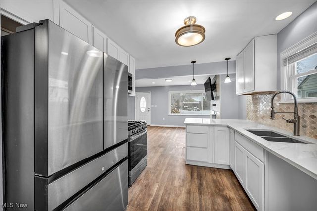 15013 Lotus Drive, Cleveland, OH 44128