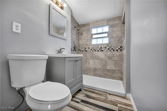 15013 Lotus Drive, Cleveland, OH 44128