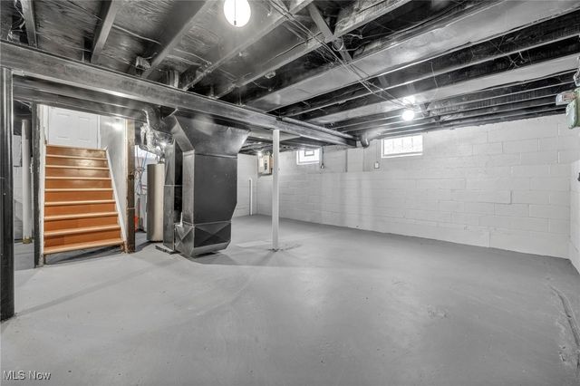 15013 Lotus Drive, Cleveland, OH 44128