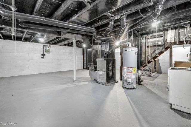 15013 Lotus Drive, Cleveland, OH 44128