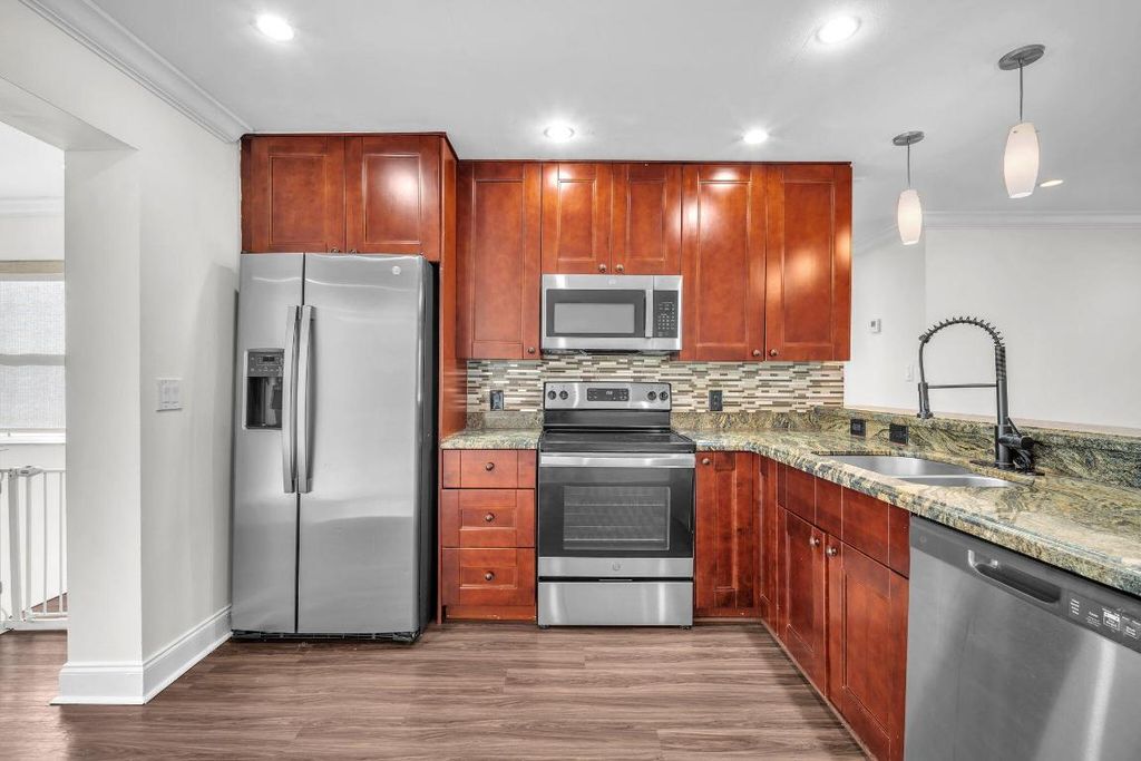 Image 12 of property listing at 144 NW 4th Avenue, Boca Raton, FL 33432