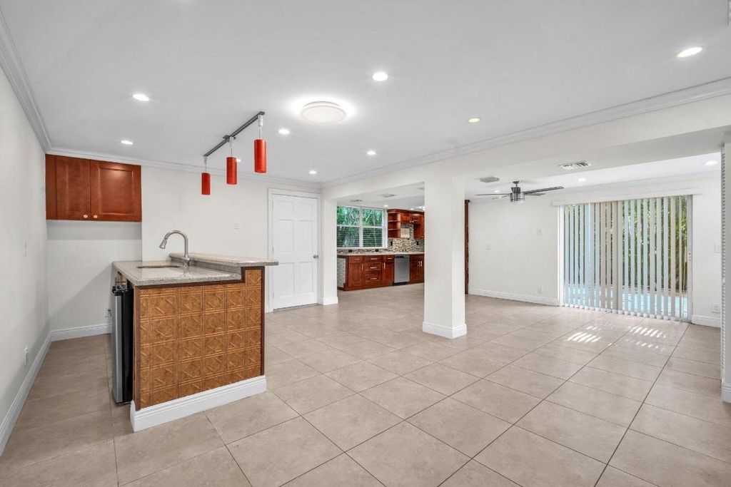 Image 17 of property listing at 144 NW 4th Avenue, Boca Raton, FL 33432