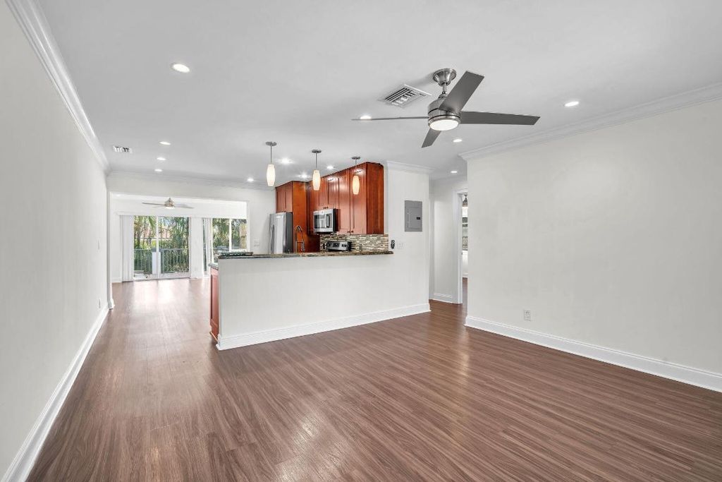 Image 9 of property listing at 144 NW 4th Avenue, Boca Raton, FL 33432