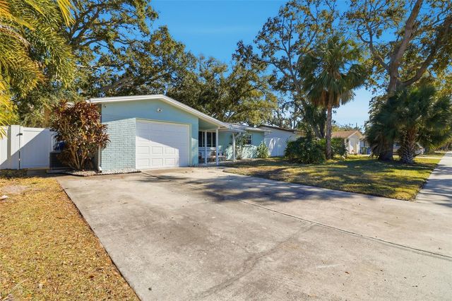 2213 GLADYS STREET, Largo, FL 33774