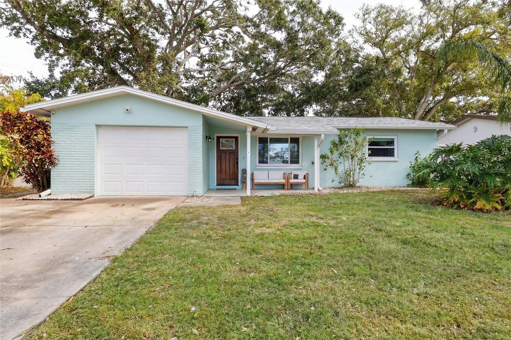Image 1 of property listing at 2213 GLADYS STREET, Largo, FL 33774
