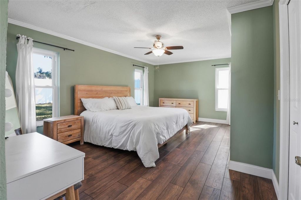 Image 13 of property listing at 2213 GLADYS STREET, Largo, FL 33774