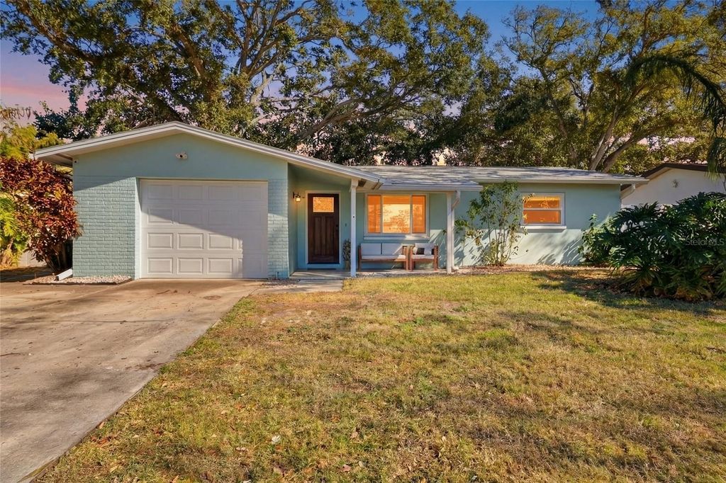 Image 16 of property listing at 2213 GLADYS STREET, Largo, FL 33774