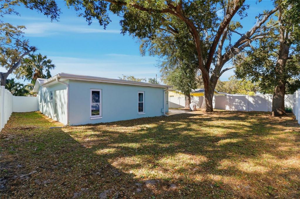 Image 22 of property listing at 2213 GLADYS STREET, Largo, FL 33774