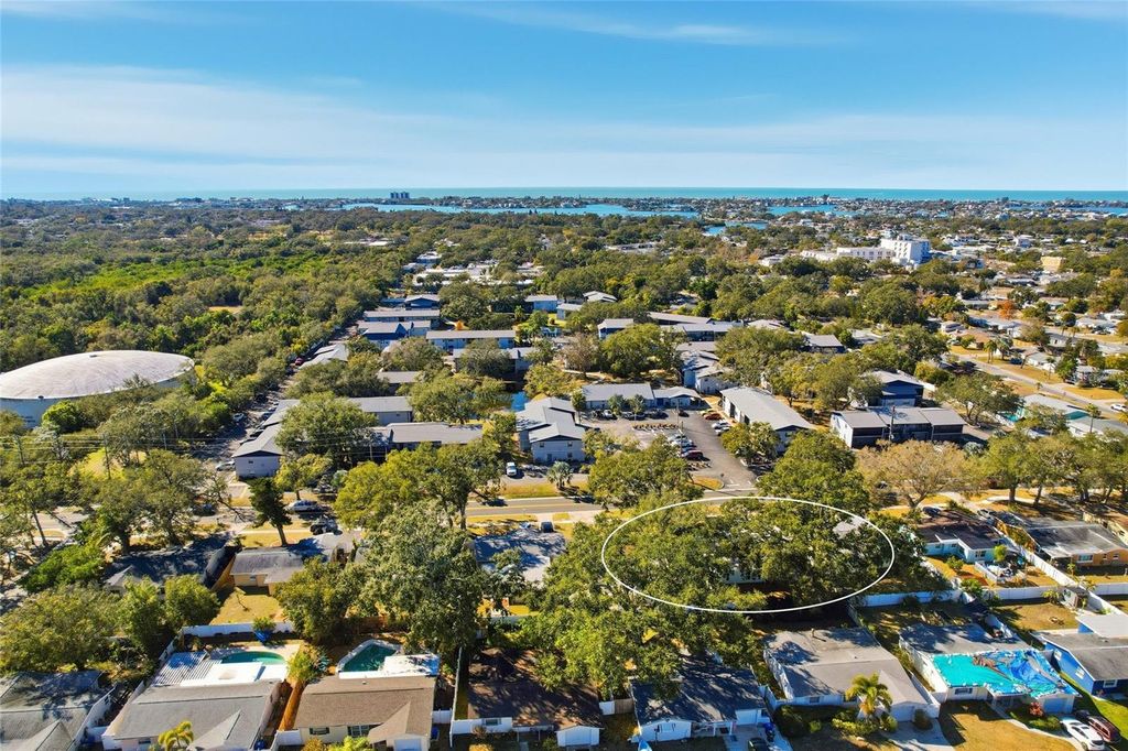 Image 25 of property listing at 2213 GLADYS STREET, Largo, FL 33774