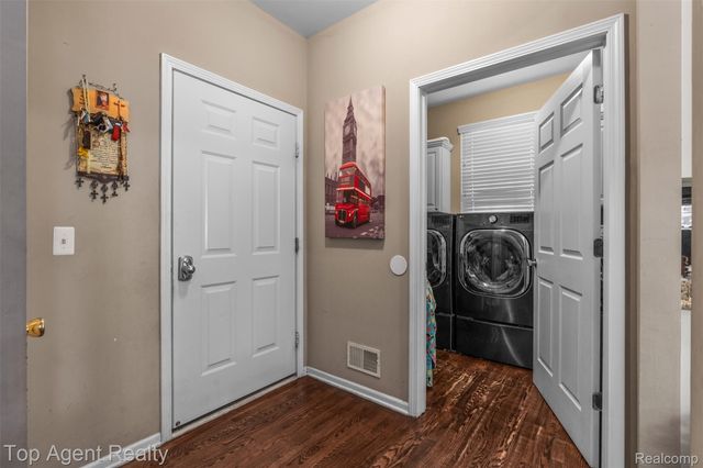 44258 Constellation Drive, Sterling Heights, MI 48314