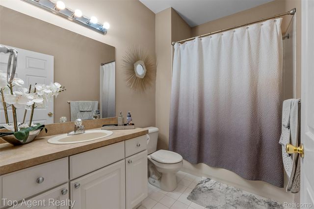 44258 Constellation Drive, Sterling Heights, MI 48314