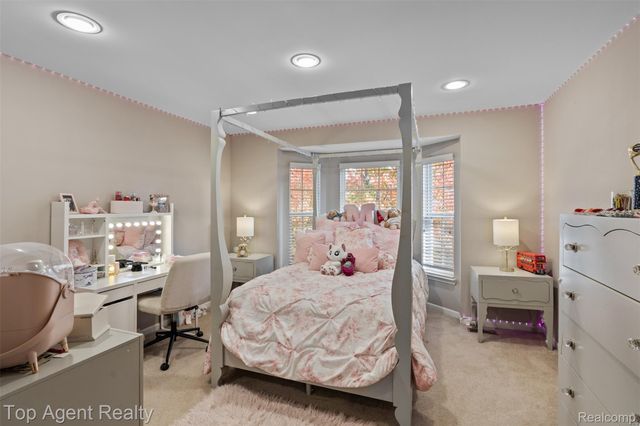 44258 Constellation Drive, Sterling Heights, MI 48314