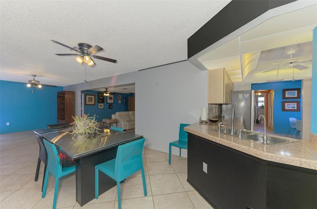 602 PORTIA STREET N, Nokomis, FL 34275