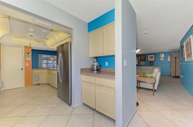 602 PORTIA STREET N, Nokomis, FL 34275