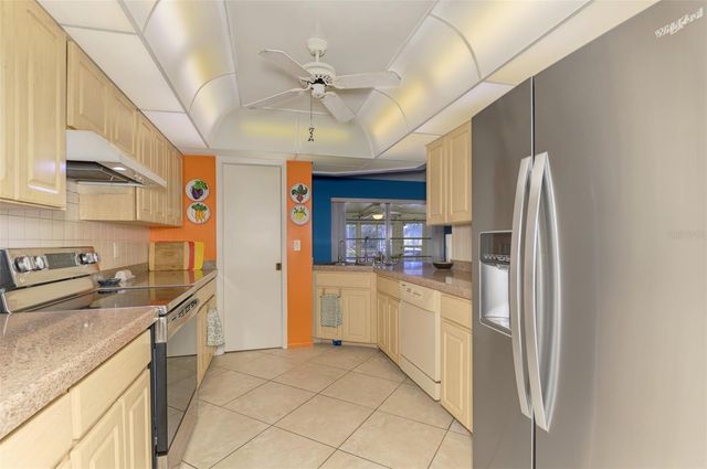 602 PORTIA STREET N, Nokomis, FL 34275