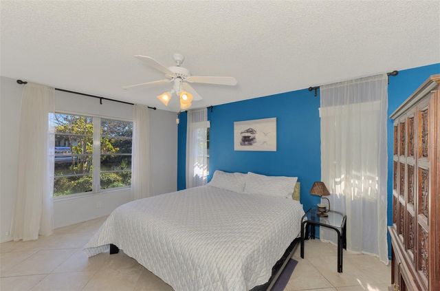 602 PORTIA STREET N, Nokomis, FL 34275