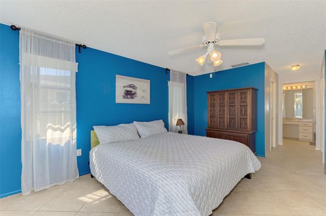 602 PORTIA STREET N, Nokomis, FL 34275