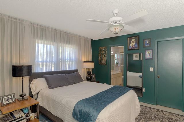 602 PORTIA STREET N, Nokomis, FL 34275