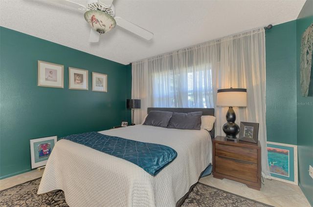 602 PORTIA STREET N, Nokomis, FL 34275