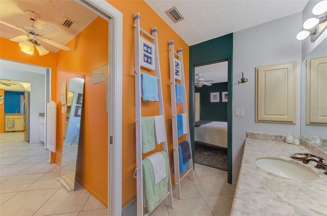 602 PORTIA STREET N, Nokomis, FL 34275